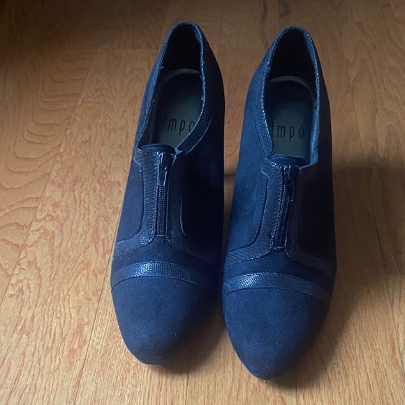 Impo Faux Suede Booties Zipper Front Shoes - Picture 1 of 4